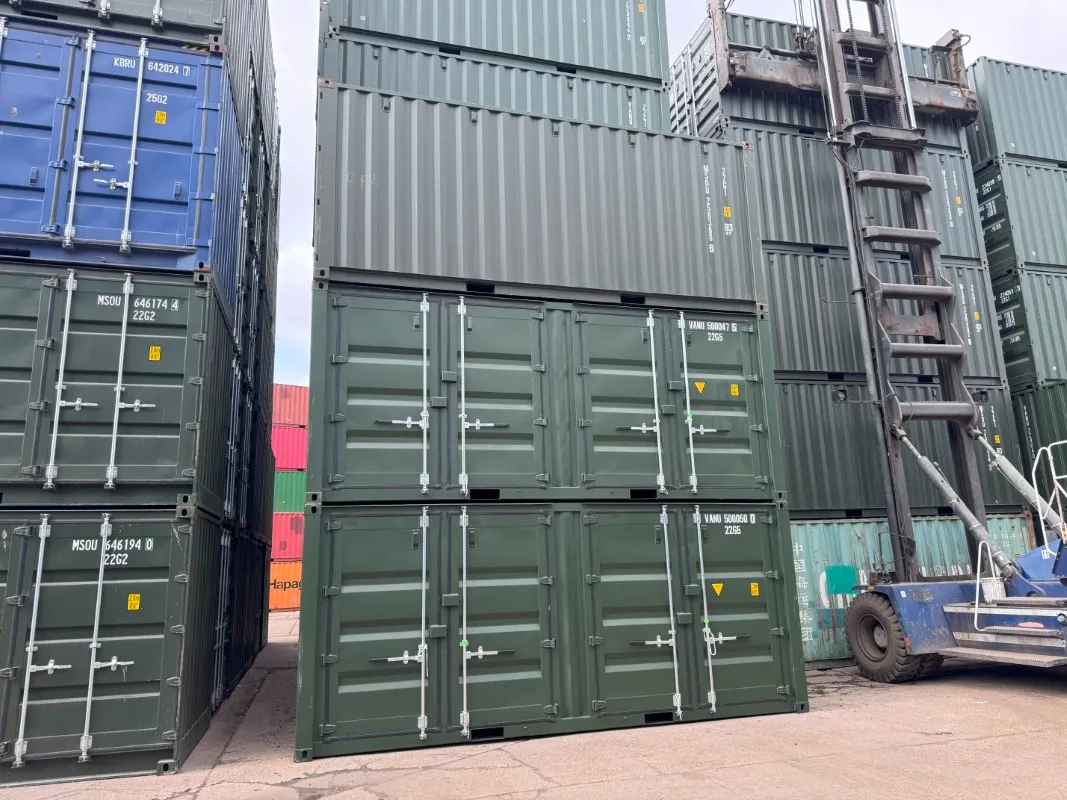 20ft side door access container